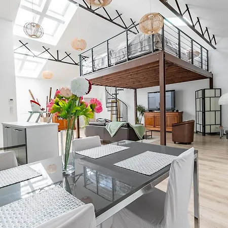 Loft & Le Faubourg Saint Martin *