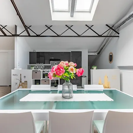 Apartment Loft & Le Faubourg Saint Martin *
