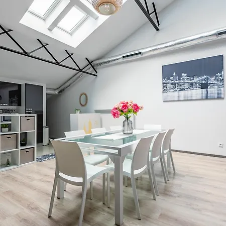 Loft & Le Faubourg Saint Martin *