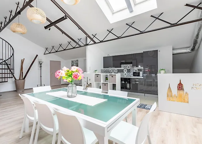 Loft & Le Faubourg Saint Martin Apartment