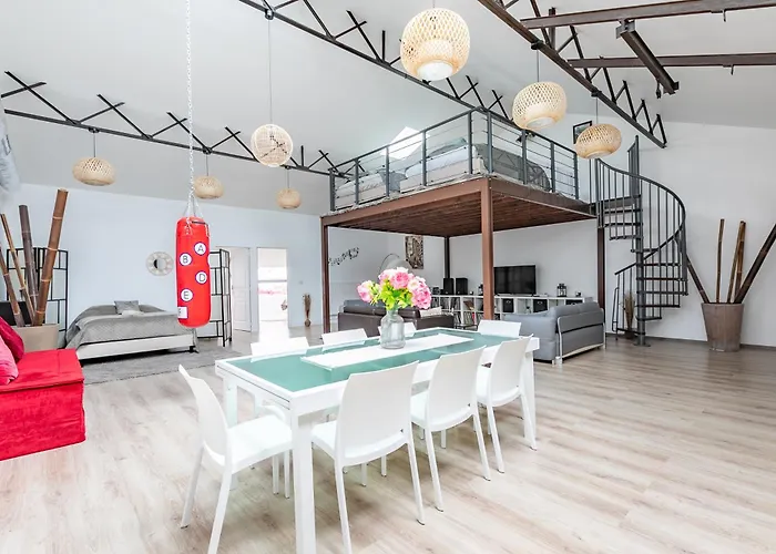 Loft & Le Faubourg Saint Martin Apartment *